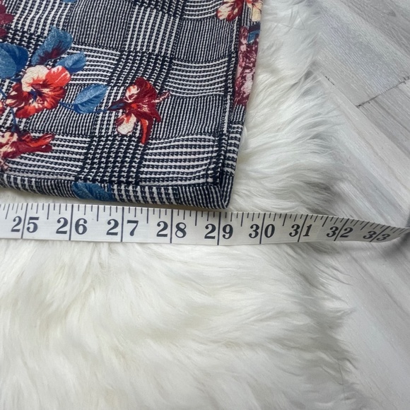 Wide leg Monteau jumpsuit with pockets! - Picture 8 of 11